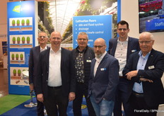 Team Erfgoed is a happy team. They're please with the collaboration with Johnsons of Whixley: https://www.floraldaily.com/article/9594934/johnsons-of-whixley-and-erfgoed-have-agreed-to-a-first-project/ 